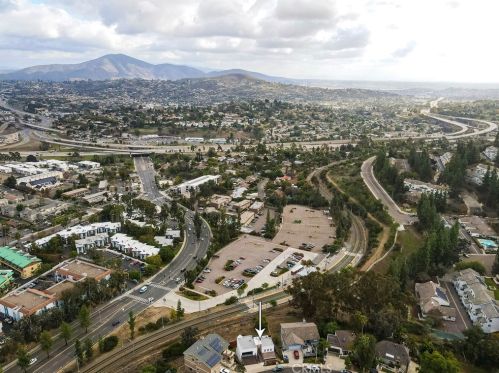 4393 Date Ave, La Mesa CA  91941-6412 exterior