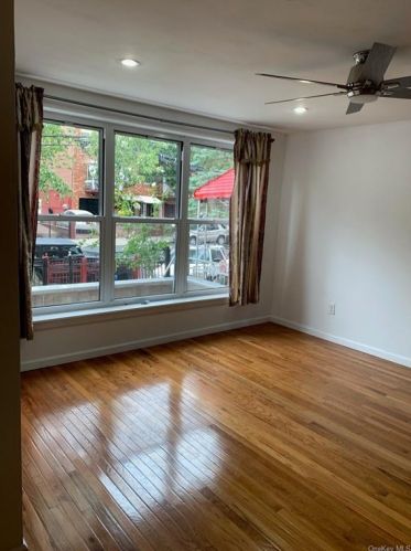 550 Bolton Ave, Bronx, NY 10473-2902