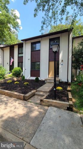 11929 Barrel Cooper Ct, Herndon, VA 20191-2315