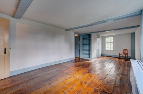 35 Smith St, Middletown CT  06457-1740 exterior