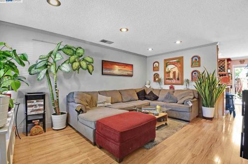 2215 Transom Way, San Leandro, CA 94577-5447