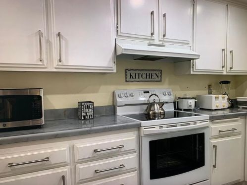 48936 Eisenhower Dr, Indio CA  92201-7597 exterior