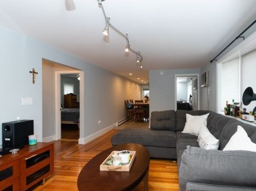 48 Thomas St, Medford MA  02155-4535 exterior