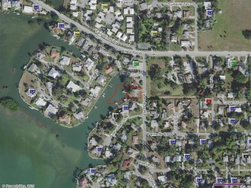 108 Lyons Bay Rd, Nokomis, FL 34275-2031