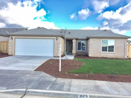 1693 Munras Ave, Madera, CA 93637-1409