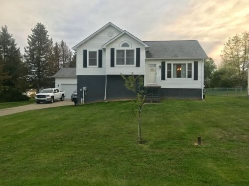 106 Anne Coover Dr, Fairdale, PA 15320-9711