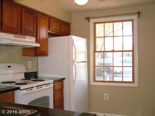 13612 Forest Pond Ct, Centreville VA  20121-3029 exterior