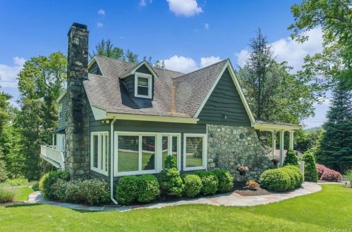1261 Williams Dr, Shrub Oak, NY 10588-1025
