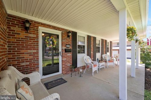 210 Wayne Dr, Riverton NJ  08077-3843 exterior