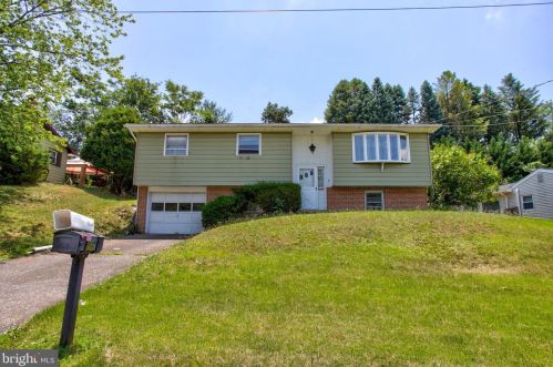5613 Akron Dr, Harrisburg, PA 17109-5602