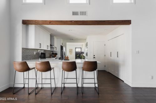 5744 12 St, Phoenix AZ 85086-7351 exterior