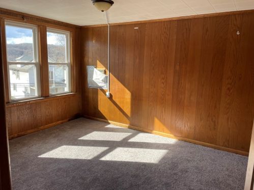 1705 Moravia St, New Castle PA  16101-5806 exterior