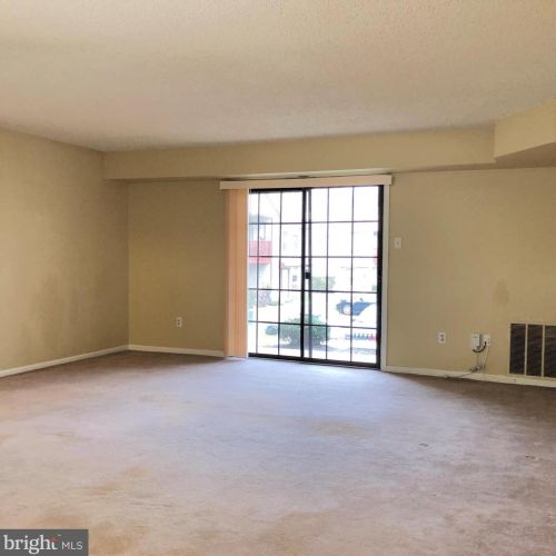 1206 Barry Ct, Southampton, PA 18966-5138