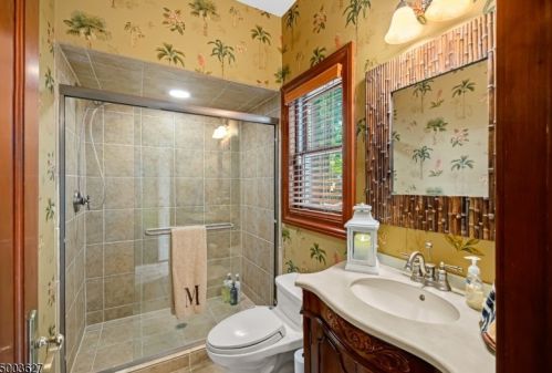 25 Wilshire Dr, Sparta NJ  07871-2841 exterior