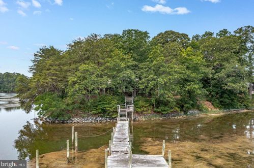 26 Mount Holly Ct, Montross VA  22520-4110 exterior