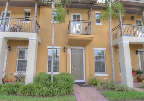 1418 147th Ter, Hollywood FL  33027-6187 exterior