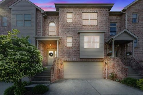 4004 Augusta Ln, Jeannette, PA 15644-4774