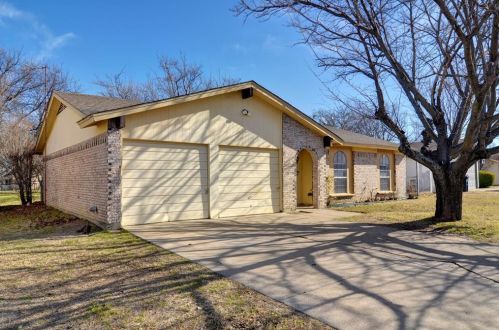 338 Springwillow Rd, Burleson TX  76028-4508 exterior
