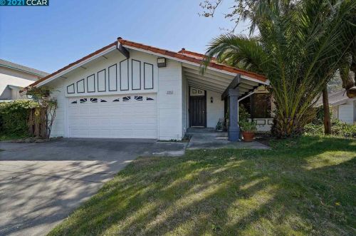 2478 La Reina St, Pinole, CA 94564-1534