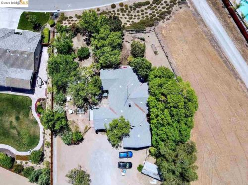 486 Quail Glen Dr, Oakley CA  94561-3942 exterior