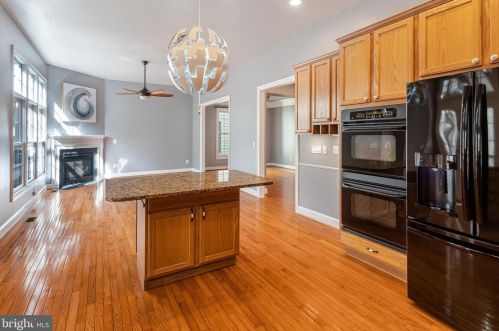 13101 Taverner Loop, Woodbridge VA  22192-5333 exterior