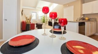 555 Park Victoria Dr, Milpitas CA  95035-6400 exterior