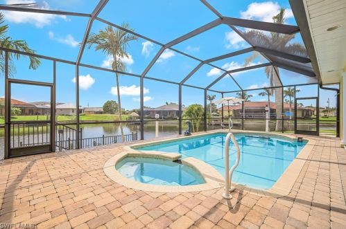 1636 36th Ter, Cape Coral, FL 33914-5564