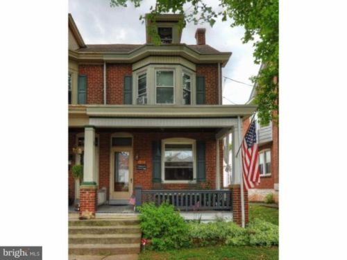 1204 Queen St, Pottstown, PA 19464-5832