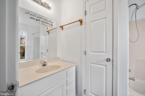 922 Gray St, New Castle DE 19720-6035 exterior