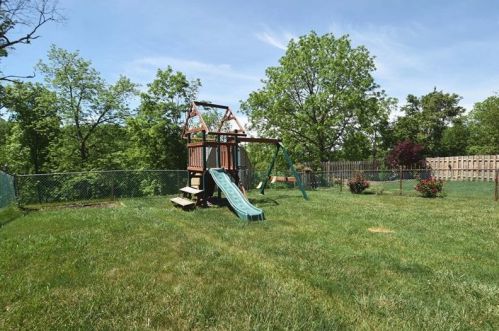 126 Knox St, Bridgeville PA  15017-3018 exterior