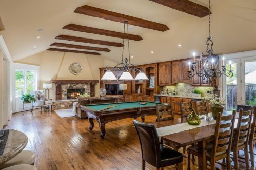 20211 Pierce Rd, Saratoga, CA 95070-3810