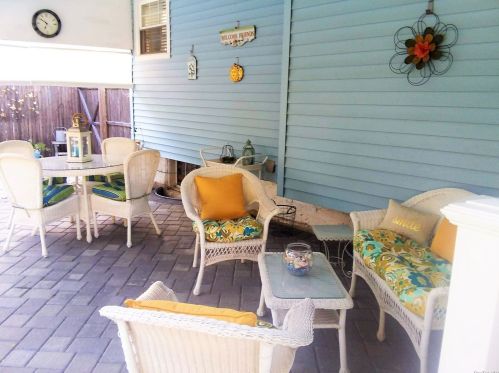 22 Ellen Pl, San Remo NY  11754-3606 exterior