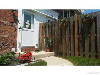 1346 Independence Dr, Derby, NY 14047-9549