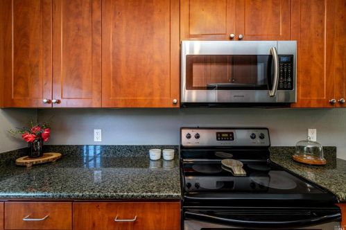 1614 Yardley St, Santa Rosa CA  95403-2393 exterior