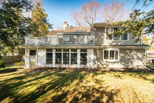 15 Plymouth Rd, Chappaqua, NY 10514-3539