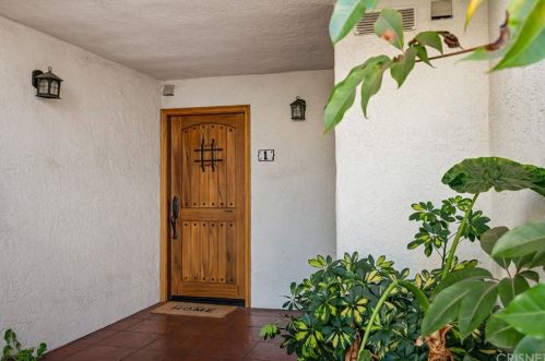 10926 Bluffside Dr, North Hollywood, CA 91604-3333