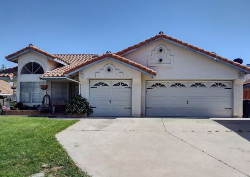 16488 Mountain St, Lake Elsinore, CA 92530-1744