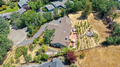 310 Fairway Dr, Santa Rosa, CA 95409-5611