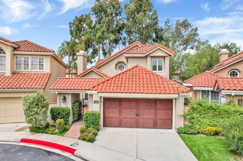 349 Calle Marseille, Long Beach, CA 90814-3219