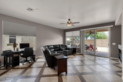 584 Twin Peaks Pkwy, San Tan Valley AZ  85143-5828 exterior