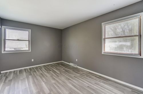 1075 Chenonceaux Dr, Marion OH  43302-6734 exterior