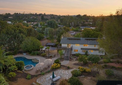 1322 Hamilton Ln, Escondido CA  92029-4316 exterior