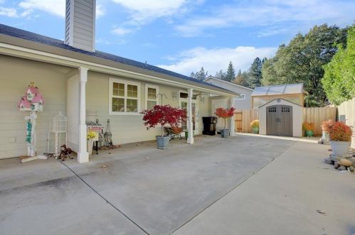 125 Scotia Pne Cir, Grass Valley CA  95945-5418 exterior