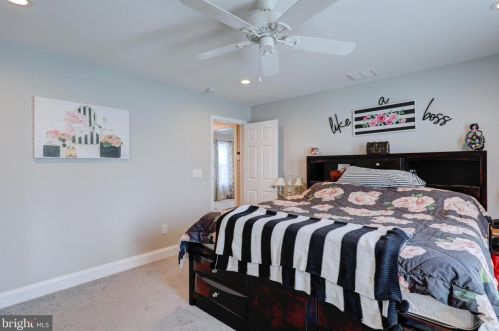 4 Highland Dr, Seaford DE  19973-4827 exterior