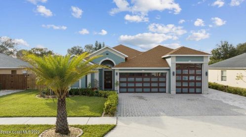3949 Rolling Hill Dr, Titusville FL  32796-1107 exterior