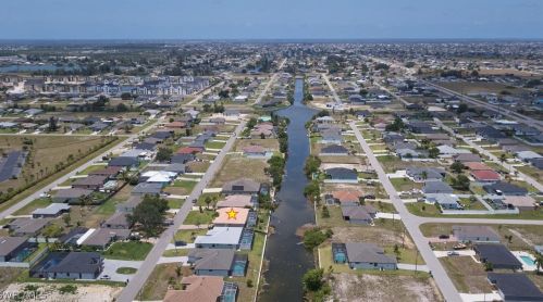 1121 1 Ter, Cape Coral FL  33991-1591 exterior