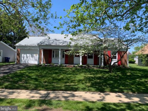15 Griffin Ln, Willingboro, NJ 08046-3323