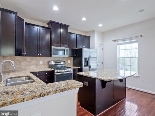 1708 Rockledge Ter, Woodbridge VA  22192-2508 exterior