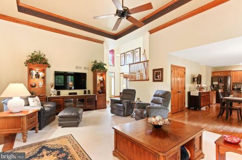 306 Deer Path Dr, Red Lion PA  17356-7800 exterior