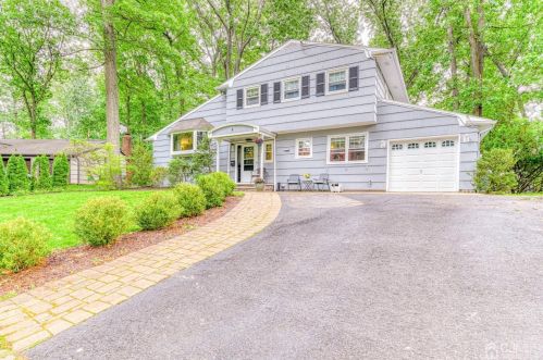 6 Moline Rd, East Brunswick, NJ 08816-4118